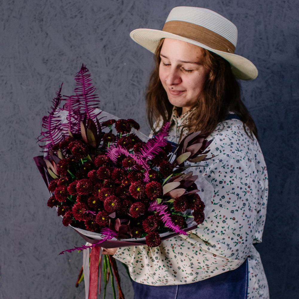 69. Темный стойкий букет с сантини и сафари