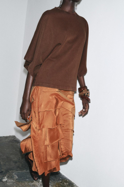 ZARA ФУТБОЛКА ИЗ ТКАНИ С ЭФФЕКТОМ ПОТЕРТОСТИ С ШИРОКИМИ РУКАВАМИ, КОРИЧНЕВЫЙ