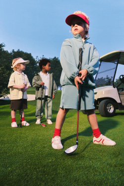 ZARA ТОЛСТОВКА ИЗ ИНТЕРЛОКА С НАШИВКОЙ, ГОЛУБОЙ