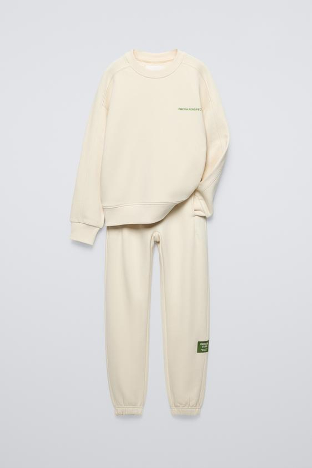 ZARA КОМПЛЕКТ ИЗ ДЖОГГЕРОВ И ТОЛСТОВКИ С НАДПИСЬЮ, ЭКРЮ