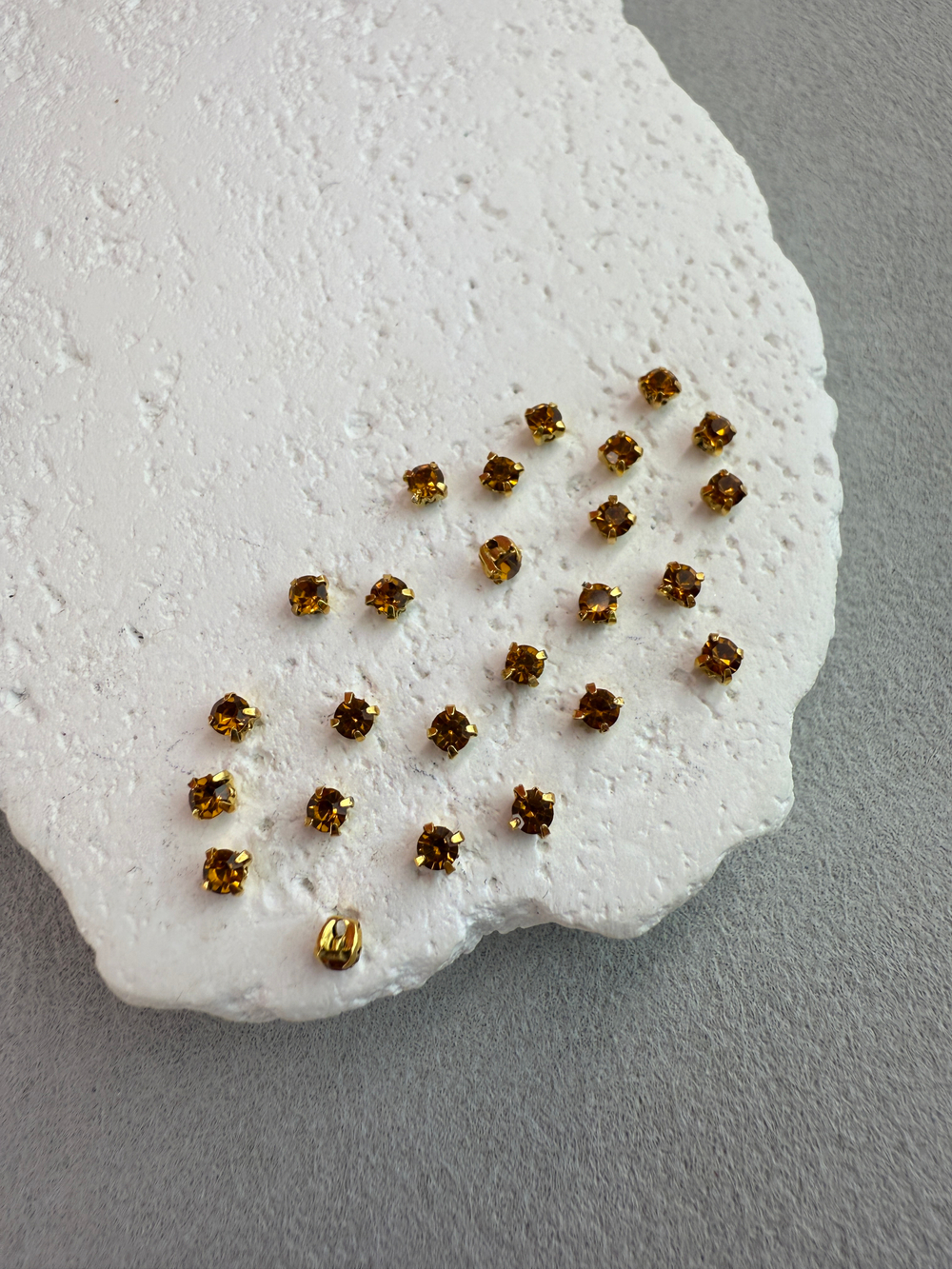 Шатоны 3 мм, Топаз в золоте, 25 шт