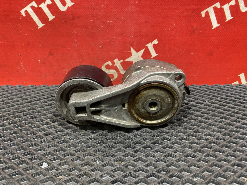 Ролик-натяжитель 2017г