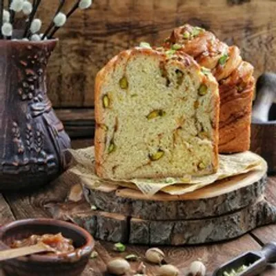 Кулич-краффин с карамелью и фисташками Кулич-краффин с карамелью и фисташками