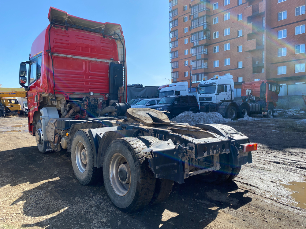 Shacman (Shaanxi) SX* 6x4 Седельный тягач SX42584V324 (Дизельный, 11,6 л, 423 л.с., МТ)