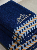 Набор из трех полотенец Hermès с контрастным декором