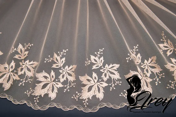 05-54 Вышивка на неэл. сетке 23 см, телесный (правая)