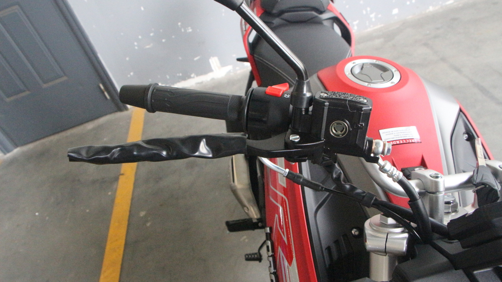 Мотоцикл Loncin CR4 II