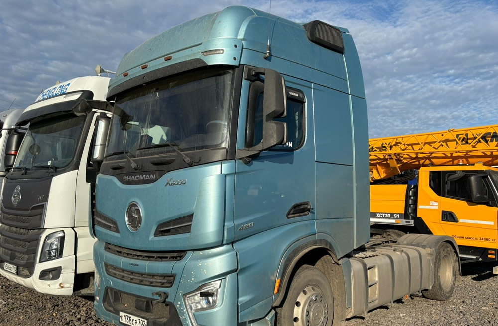 Shacman (Shaanxi) SX* 4x2 Седельный тягач SX4188YY381 (Дизельный, 12,5 л, 473 л.с., МТ)