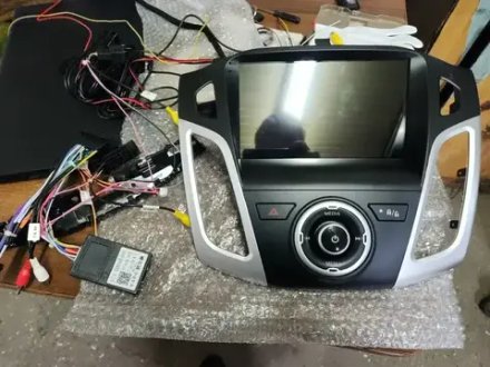 Магнитола для Ford Focus 3 2011-2019 (поддержка автопарковки) - FarCar DX9-7079F1 монитор 9" IPS на Android 13, 4+64Гб, CarPlay