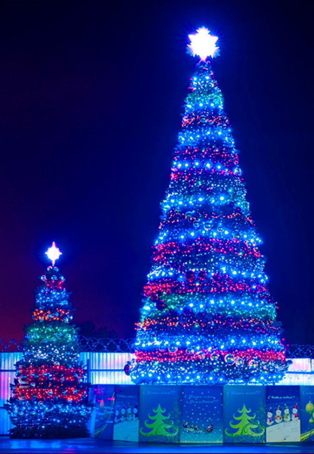 Светодинамическая елка каркасная-узкая с встроенной гирляндой "Евро-2" 29 м