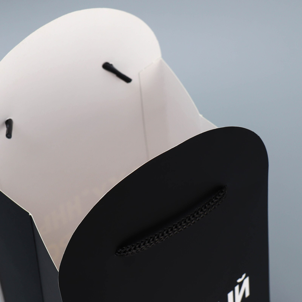 Пакет подарочный Офигенный подарок 18+ 36х25х10 см