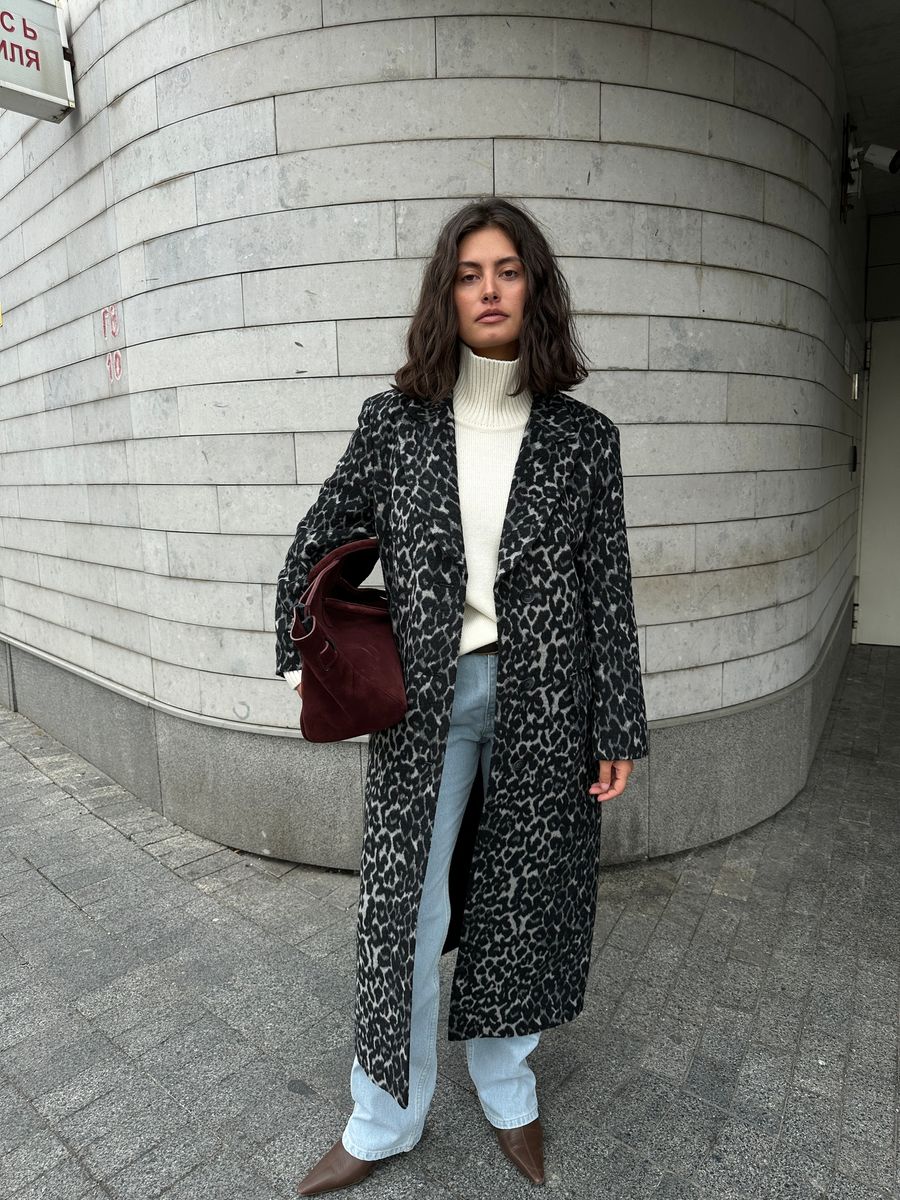 Пальто из смесовой шерсти однобортное леопард серый