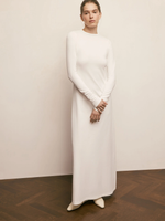 Минималистичное белое длинное платье с длинным рукавом Pure Elegance