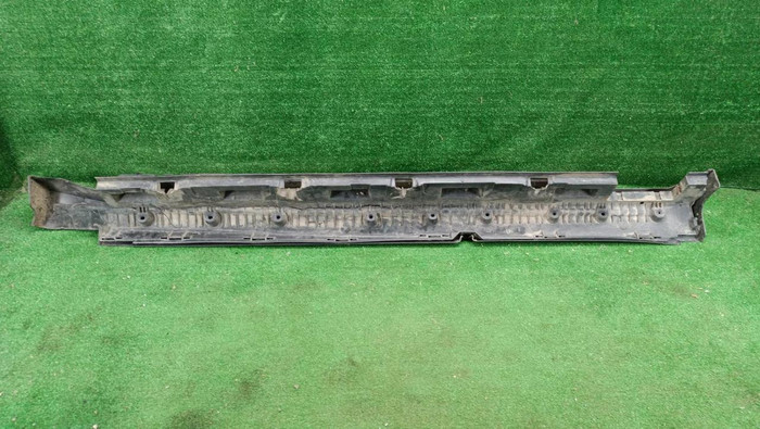 Наклад порога левая Mercedes ML GLE W166 (2011-2018)