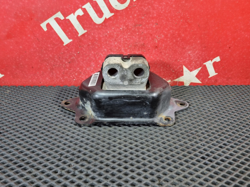 Подушка двигателя задняя