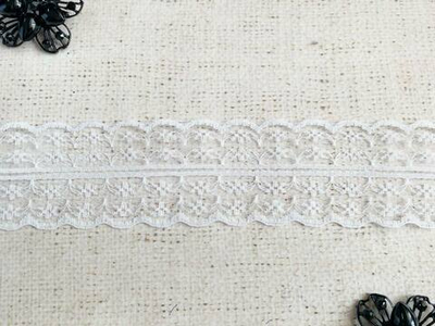 Кружево-трикотаж, ш. 4.5 см.