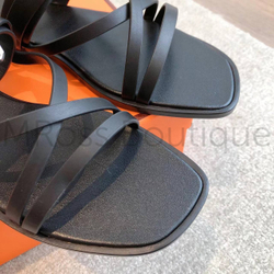 Сандалии Hermes June женские кожаные в черном цвете
