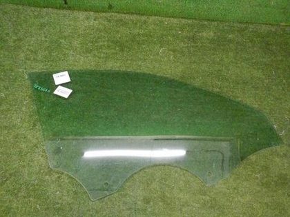 Стекло двери переднее правое Audi A3 3 8V (2012-2020)