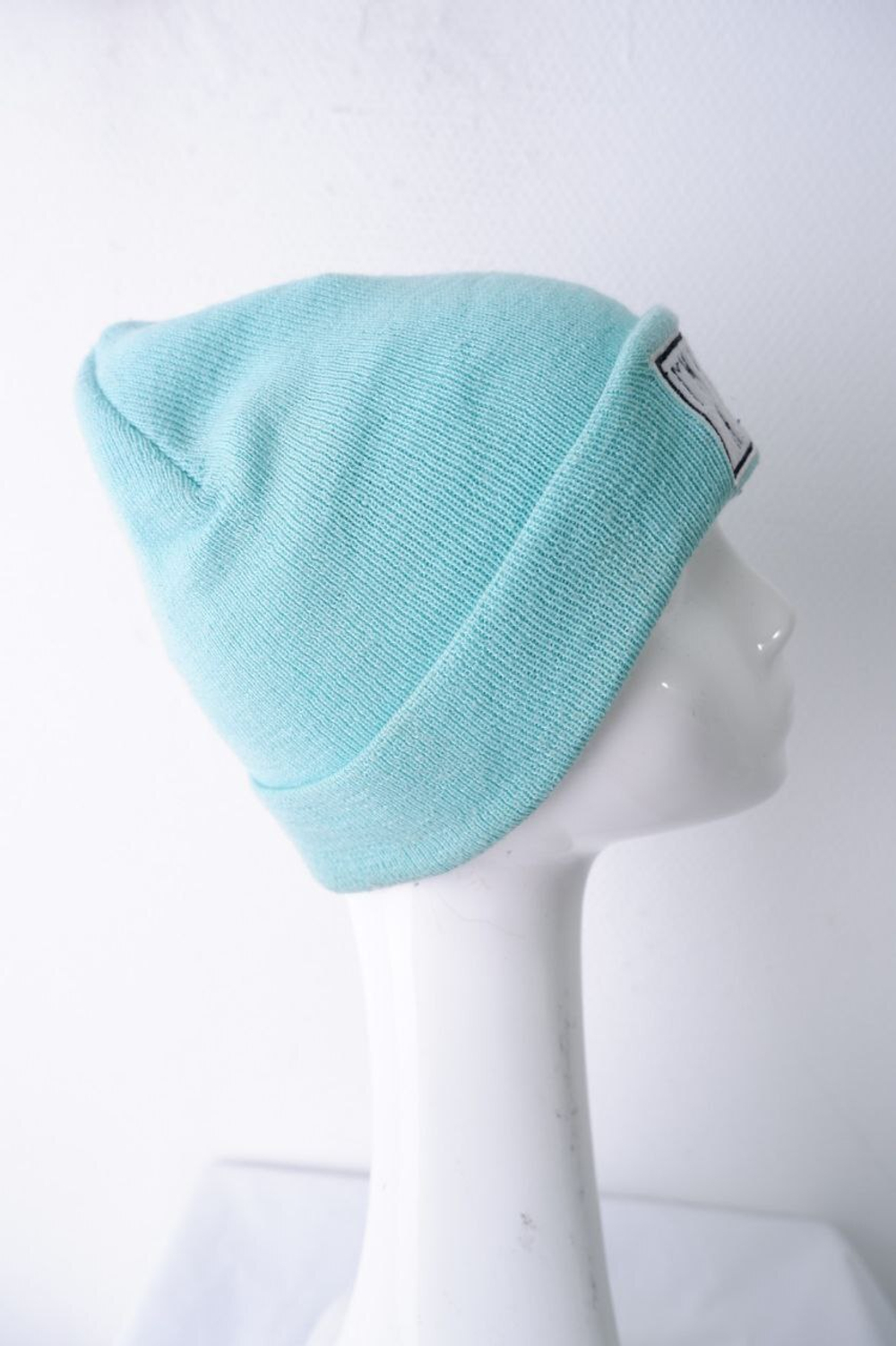 Шапка Modi красивого цвета