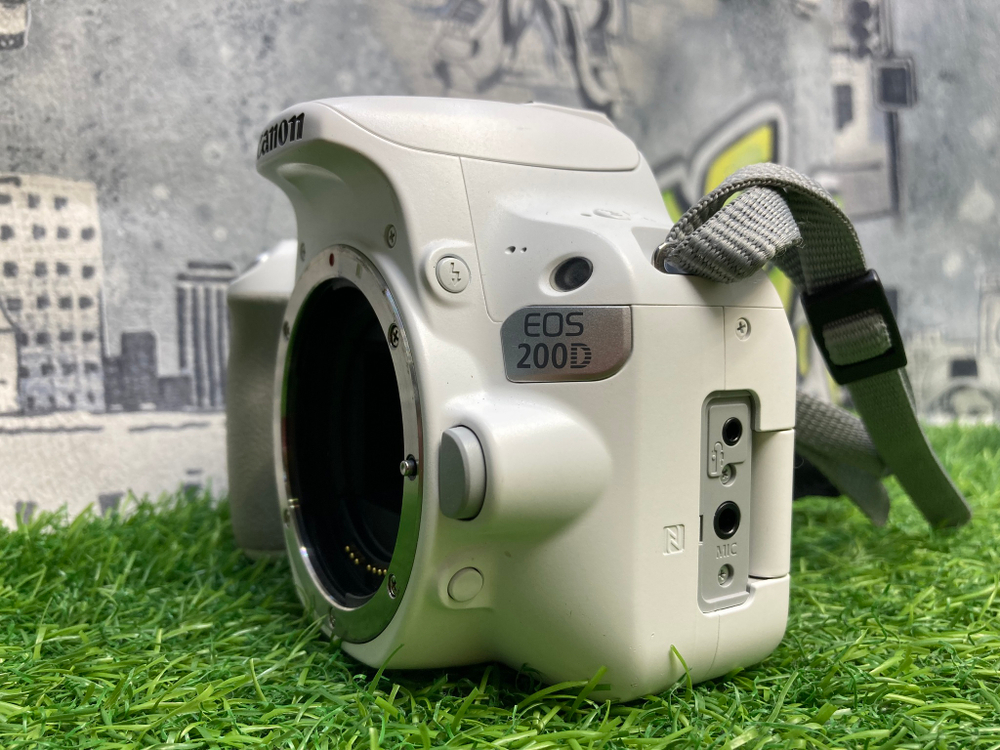 Canon 200D 18-55mm IS STM Белый Покупка/Продажа