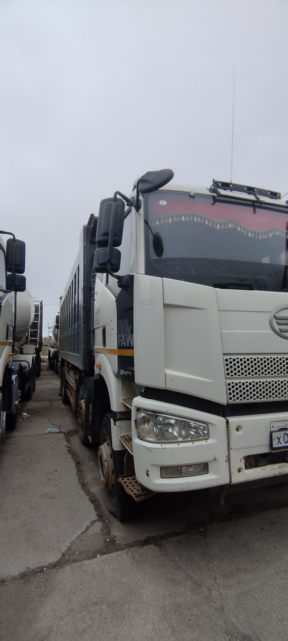 FAW J6 8x4 Самосвал СА3310Р66K24T4E5