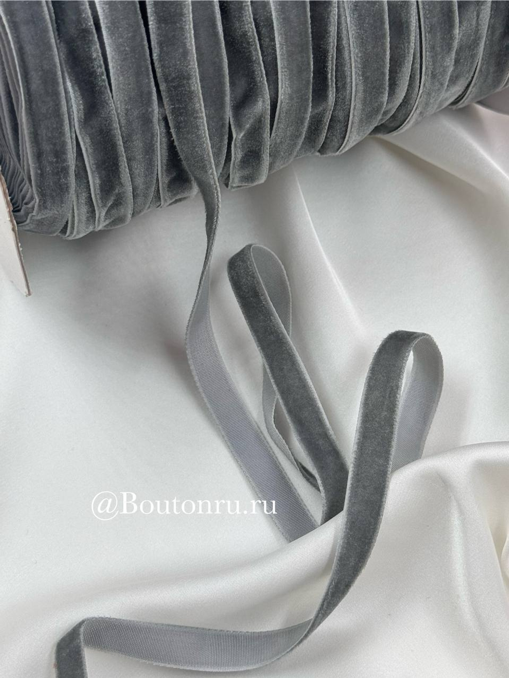 Лента бархатная серая