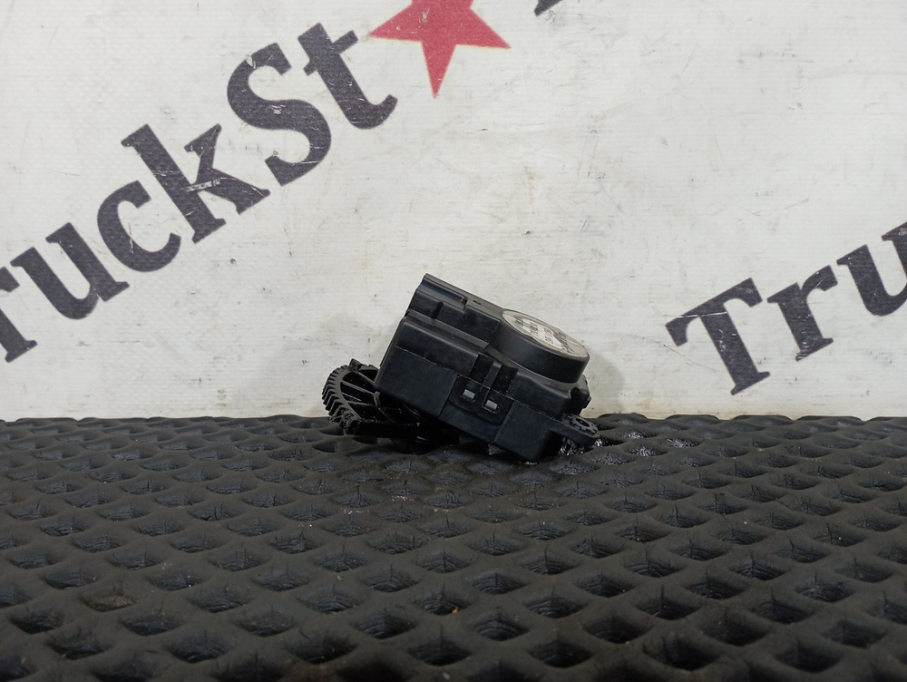 Моторчик заслонки печки