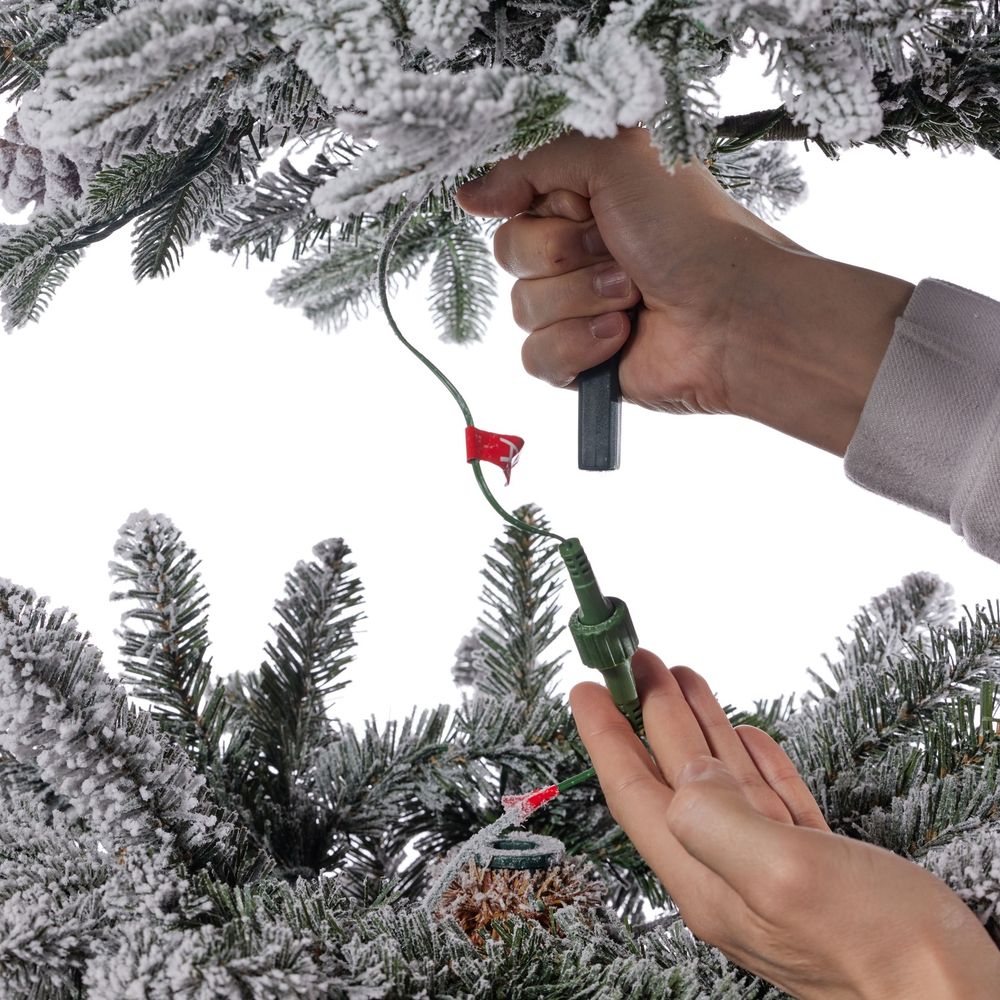 Заснеженная елка с гирляндой встроенной «Saint Paul» (Литая+пвх) 240 см / 2,4 м