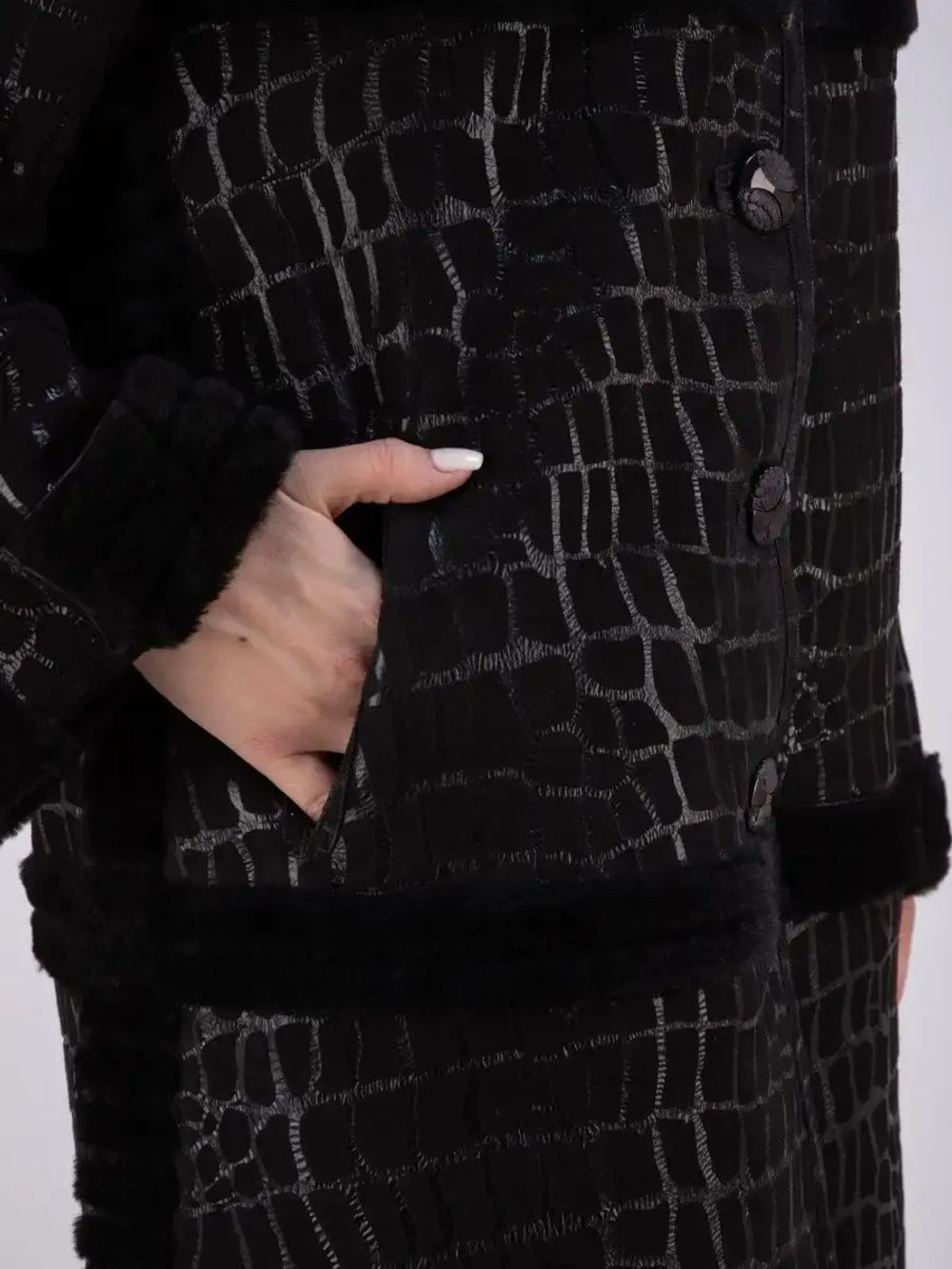 Дубленка женская натуральная длинная с капюшоном оверсайз