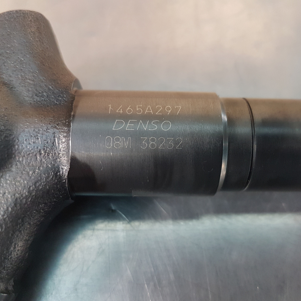 Форсунка топливная Denso 1465A297