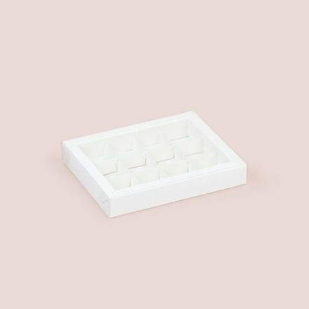 Коробка для 12 конфет с пластиковой крышкой