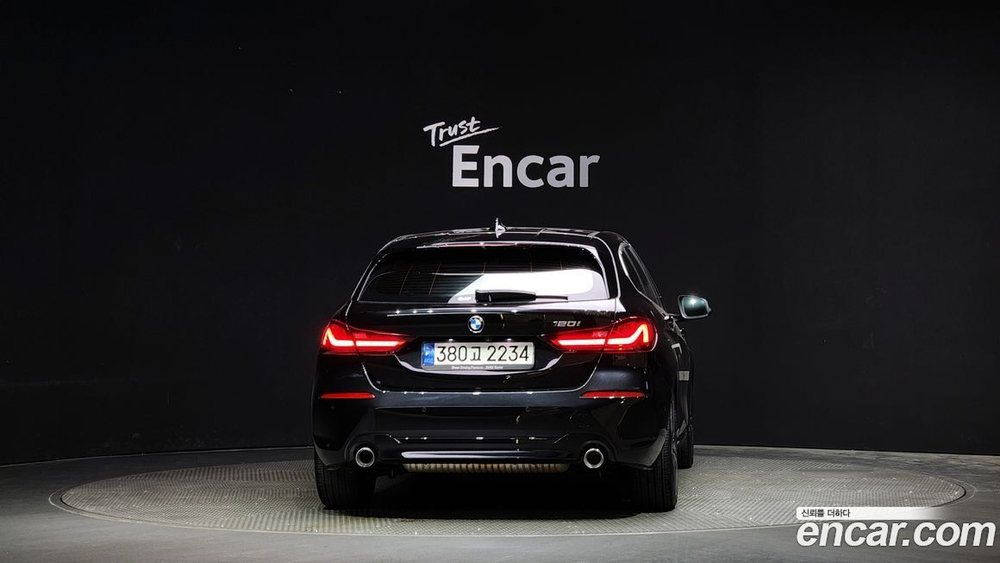 BMW 1 Series (F40) 120i Advantage (12.2021)