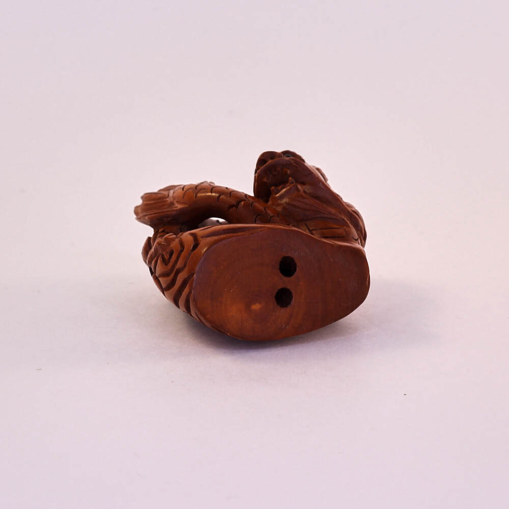 Нэцкэ Дракон