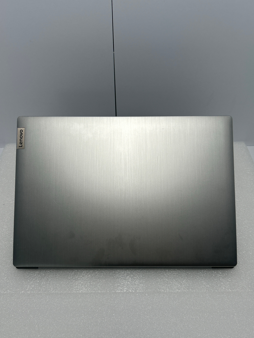 Ноутбук Lenovo IdeaPad 3 15ARE05 (81W40036RK) 15.6"/AMD Ryzen 3 4300U/RAM 8GB/SSD 512GB/AMD Radeon Graphics/1920*1080/IPS/DOS/Подсветка кл-ры: нет/серебристый. Состояние: C1