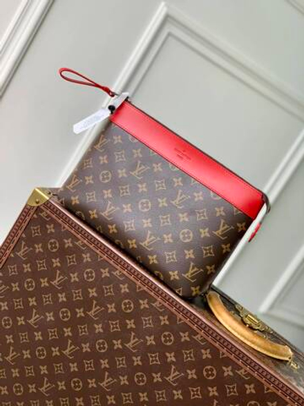 Louis Vuitton Pochette Voyage Souple
