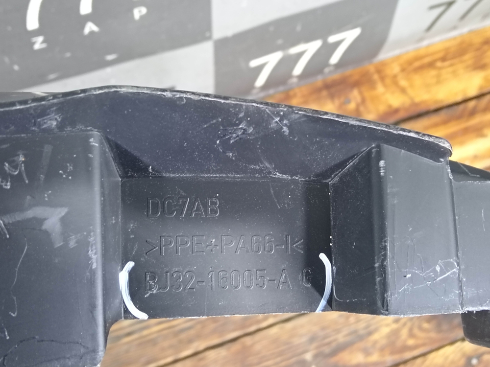 Крыло переднее правое Range Rover Evoque 1 11-18 Б/У Оригинал LR066922