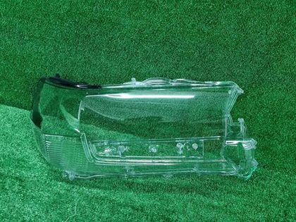 Стекло фары правое Toyota Land Cruiser 200 (2015-2021) LED