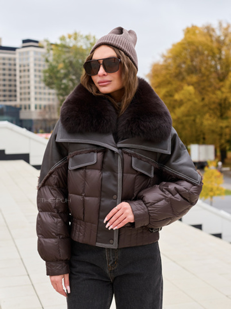 Комбинированный шоколадный пуховик с мехом