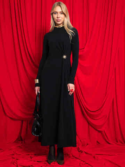 Платье миди с брошкой (черное)