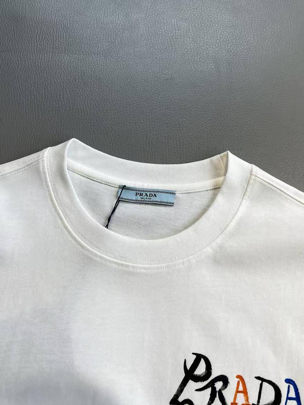 Футболка Prada