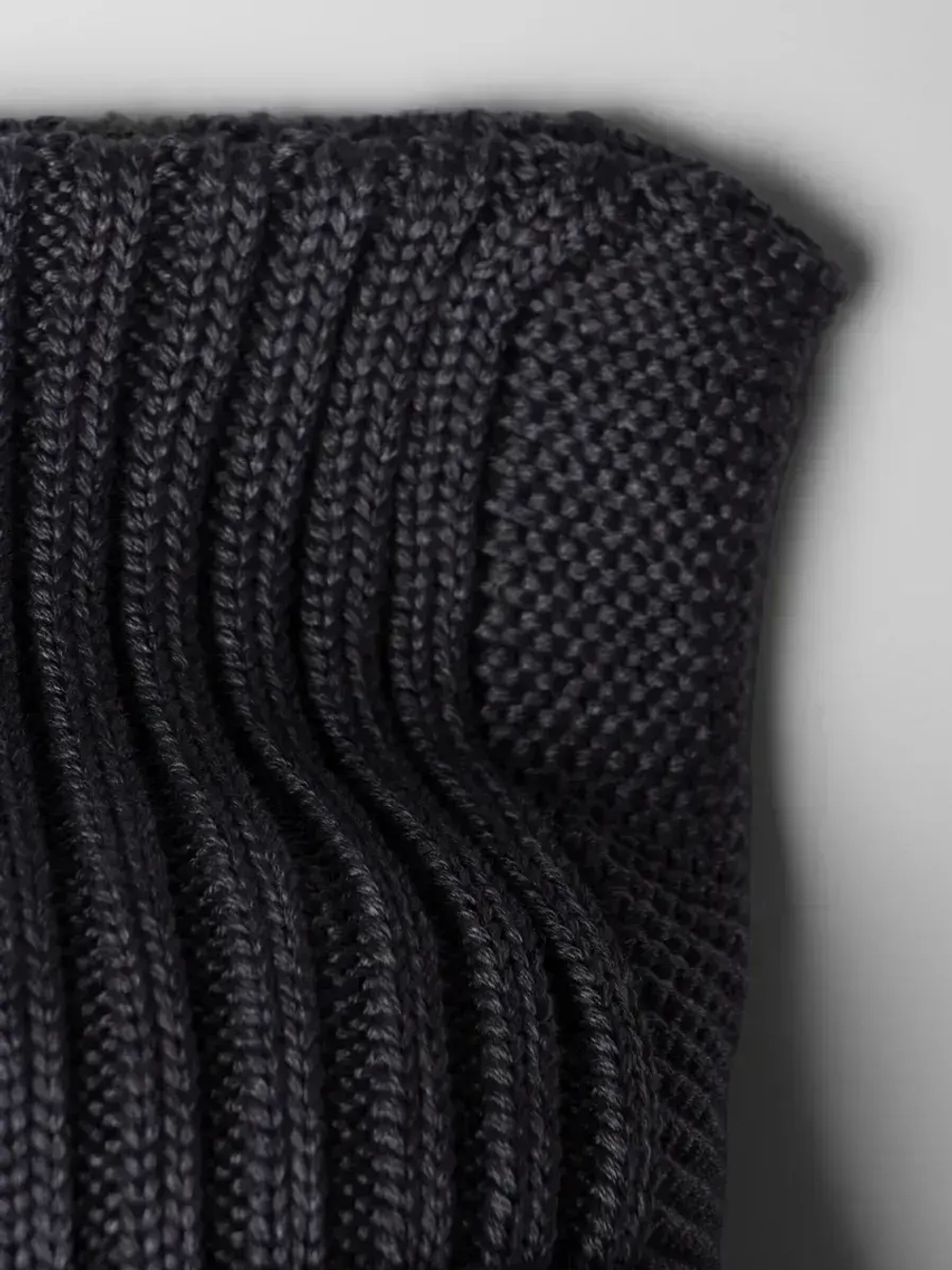 Шапка вязаная с ушками женская на осень