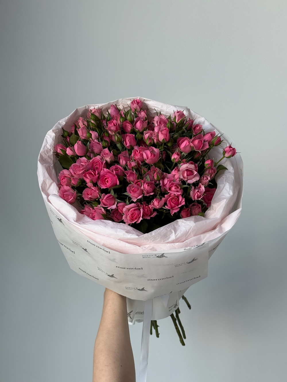 Букет моно из кустовых роз 15 шт