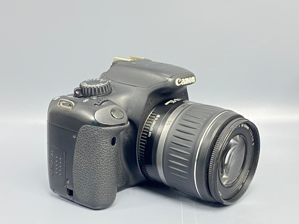 Canon 550D Kit 18-55mm II 30800 кадров