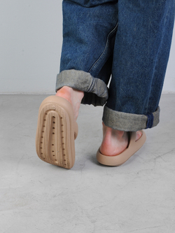 Шлепанцы женские бежевые