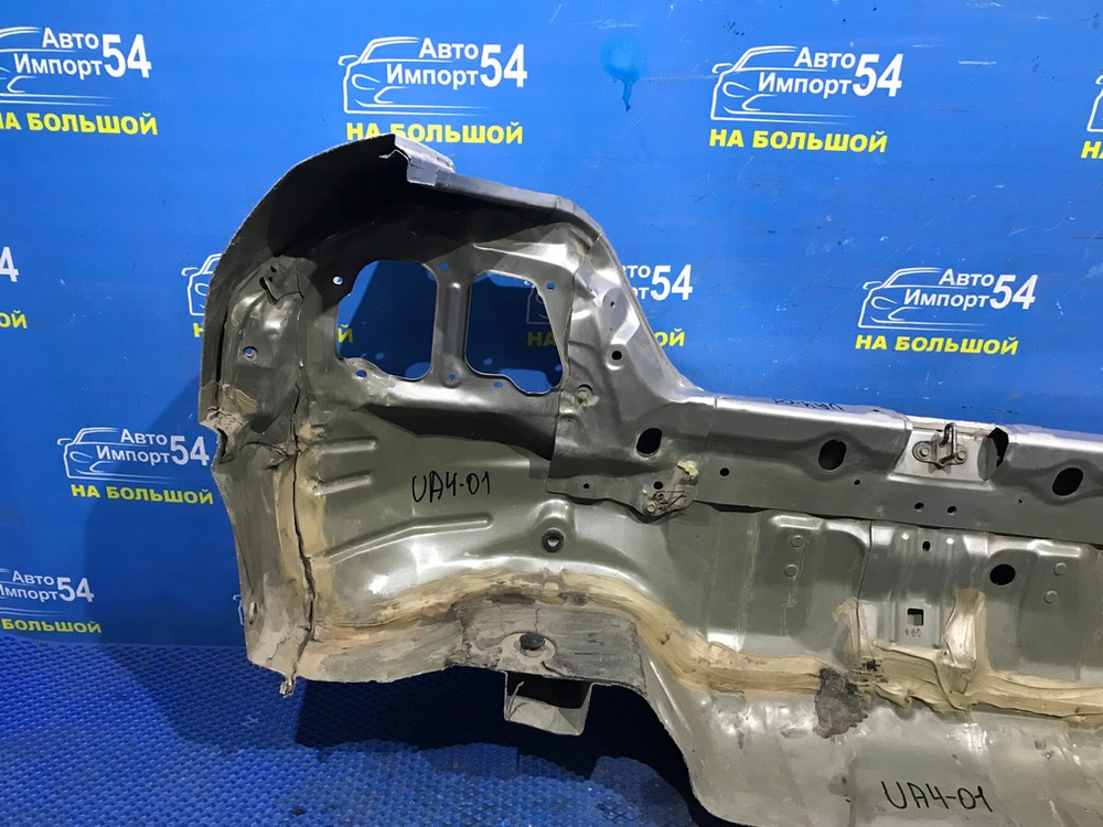Панель задняя между задними крыльями Honda INSPIRE 1999