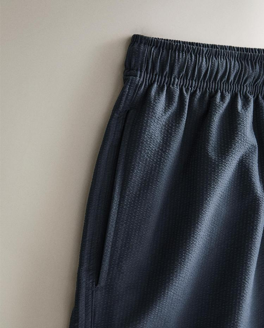 ZARA HOME ПЛАВКИ-БЕРМУДЫ ИЗ ЖАТОЙ ТКАНИ, СИНИЙ