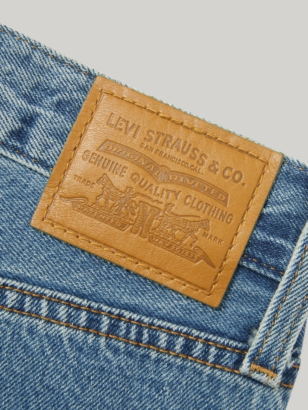 Женские свободные рваные джинсы Levi's Baggy Dad A3494-0048