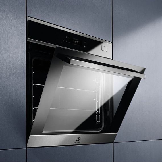 Духовой шкаф Electrolux EOB8S39WX