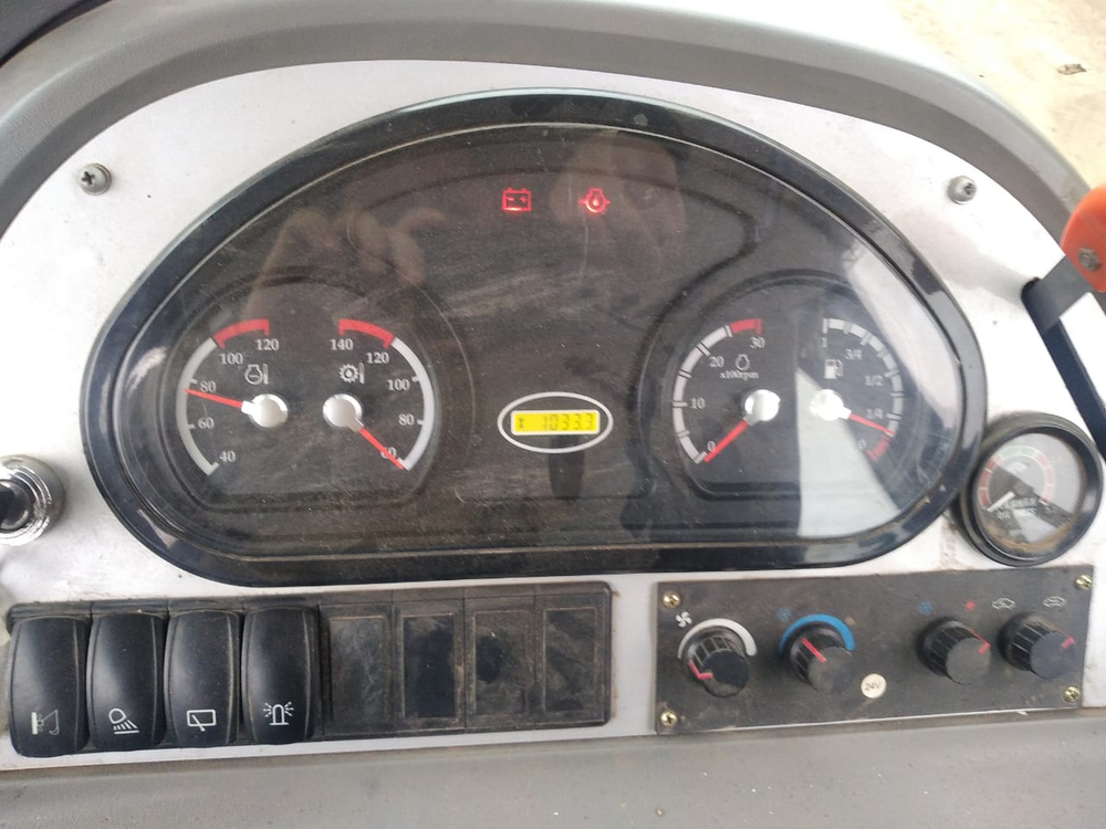 RUNMAX SE440 Экскаватор-погрузчик SE440TS (Дизельный, 4,8 л, 102 л.с., АТ)