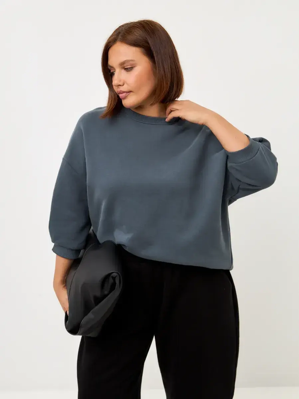 Свитшот оверсайз утепленный с рукавами 3/4